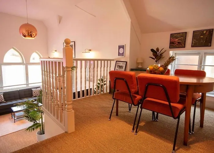 Church House Loft Apartman