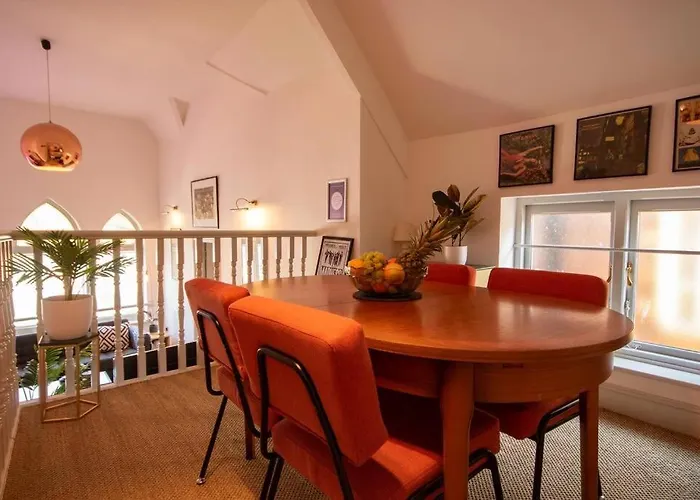 Church House Loft Apartman
